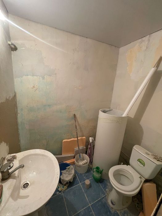 Продется 1комнт кв ( общежитие)