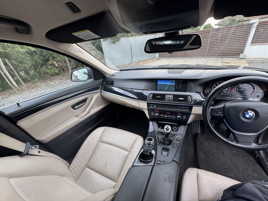 Bmw seria 5  F10 cu vlan pe dreapta