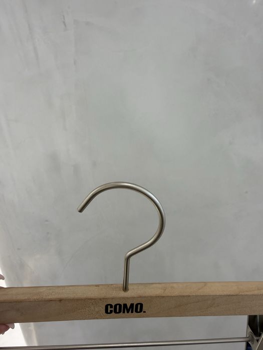 Деревянные вешалки для одежды