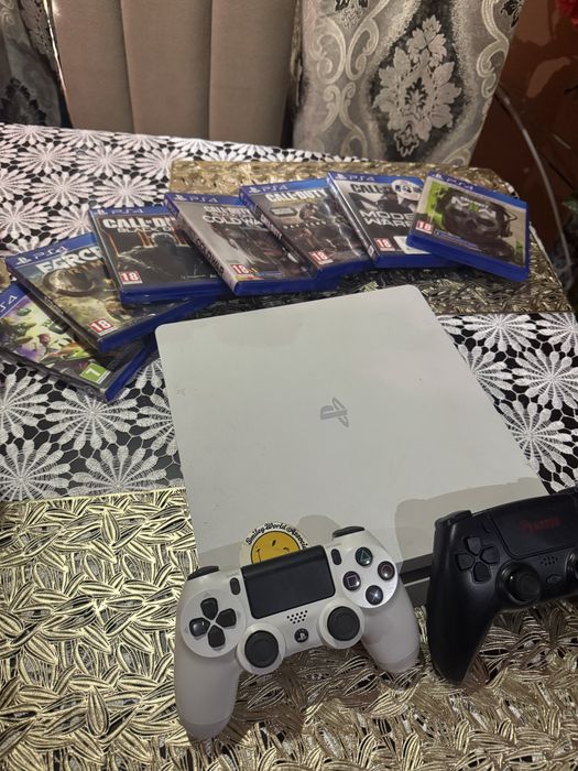 Vand consola ps4 500 gb si laptop acer sau schimb cu laptop gaming