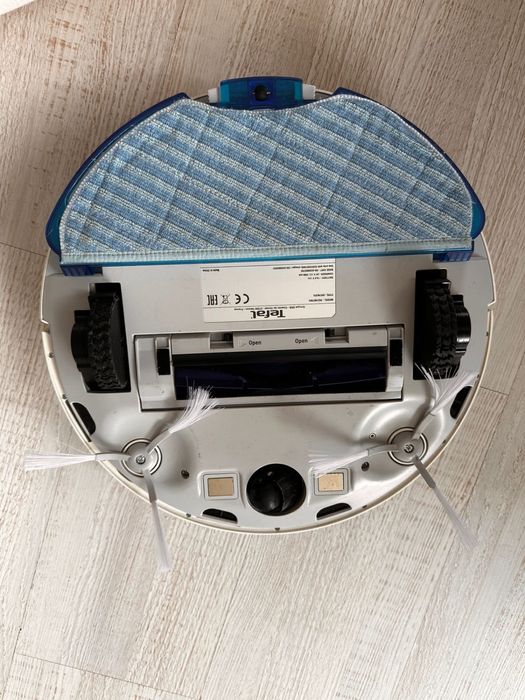 Срочно !Продам новый моющий робот пылесос