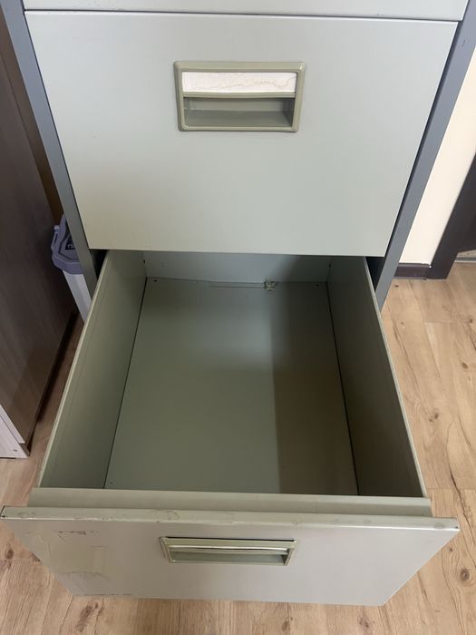 Металлический шкаф