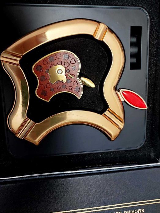 Шикарные мужские подарочные наборы - пепельница с зажигалкой.