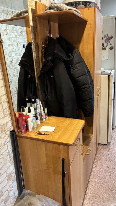 Шкаф с обувницей и зеркалом