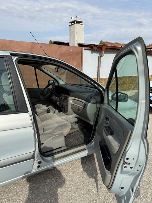 Продавам Renault Scenic
