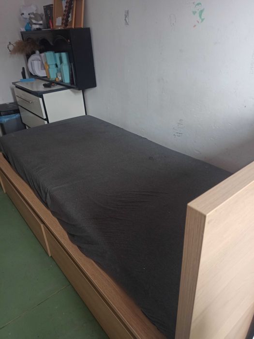 Продавам легло 90*200