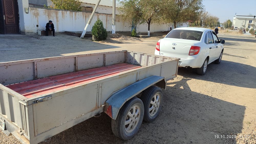 Lada granta pritsepi bilan sotiladi