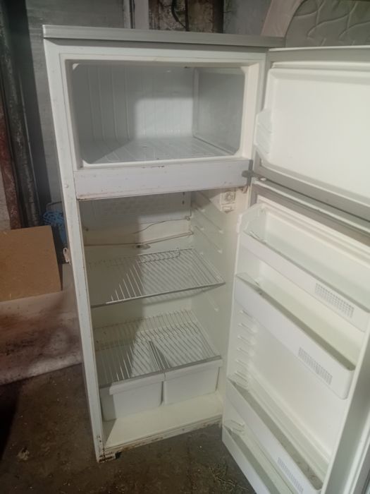 Продам холодильник