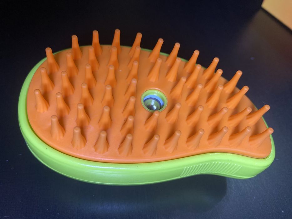 Perie cu aburi pentru animalute