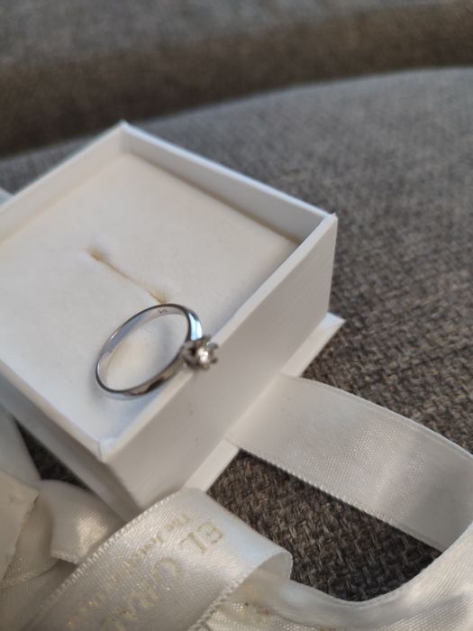 Диамантен пръстен, годежен