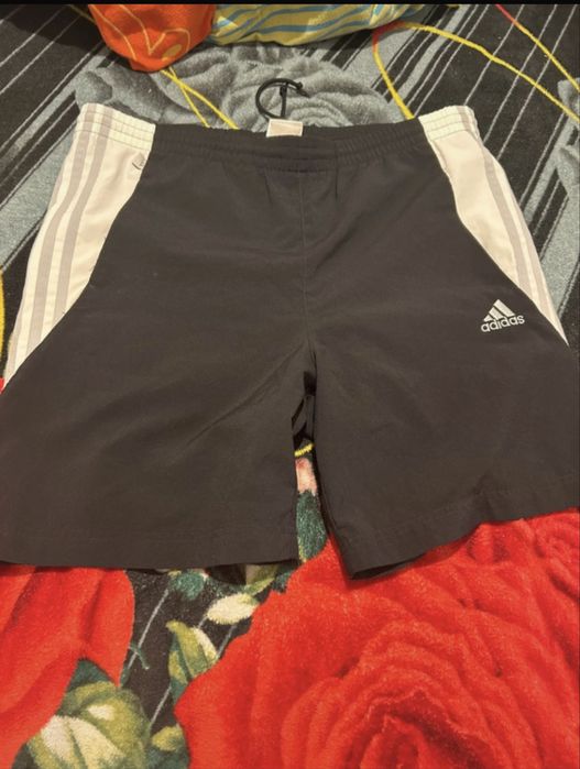 Pantaloni scurti adidas