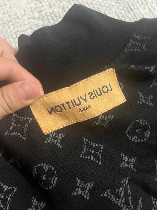 Продам кофту luis Vuitton