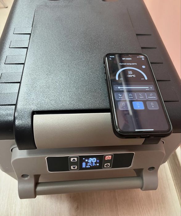 ЧИСТО НОВ Компресорен хладилник за кола 45L, фризер до -20°C, 12/24V + 220V, Bluetooth, за къмпинг каравана камион и риболов, VEVOR