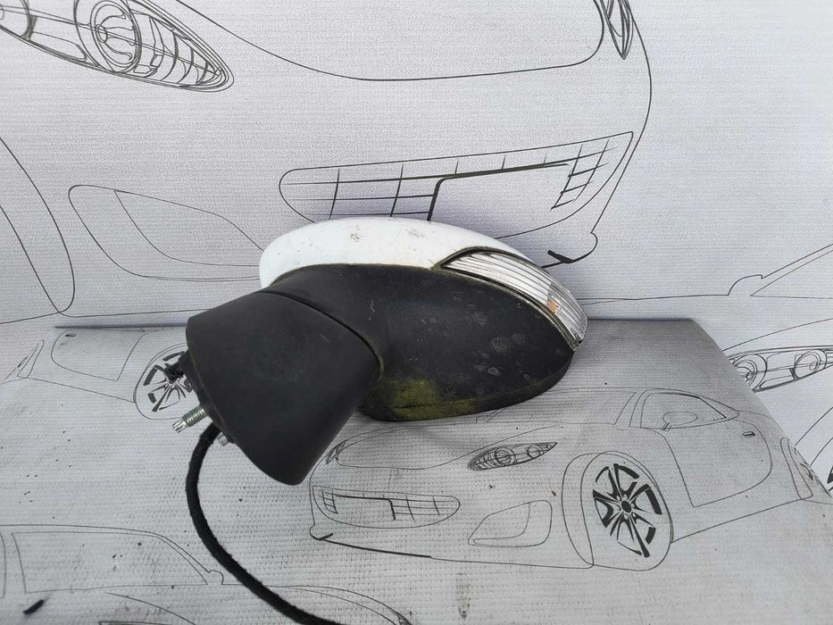 Oglindă Stânga 8 PINI Ford B-Max 2012-2017 / Cod OEM AV11-17683-FL (5C2)