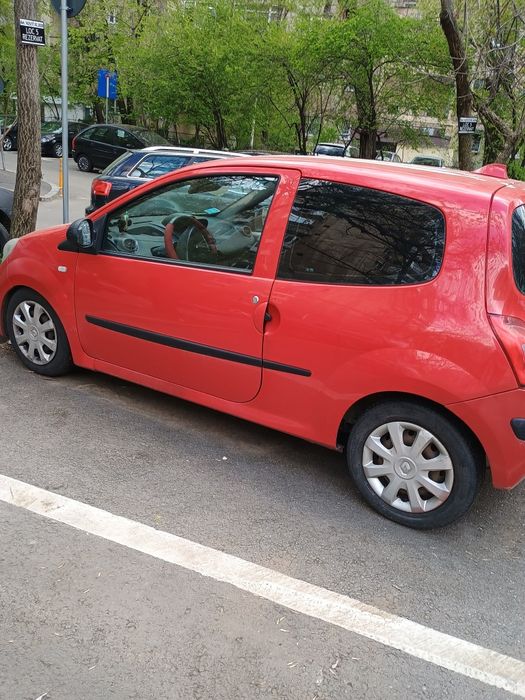 Vând mașina Renault Twingo 2008