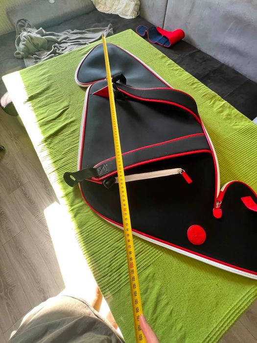 Ghiozdan negru cu rosu si alb din NEOPREN
