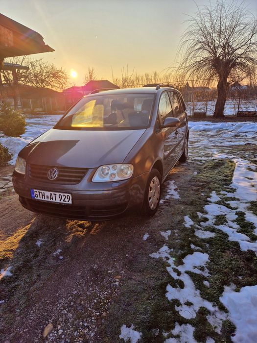 Vând vw tuaran recent adus în țară