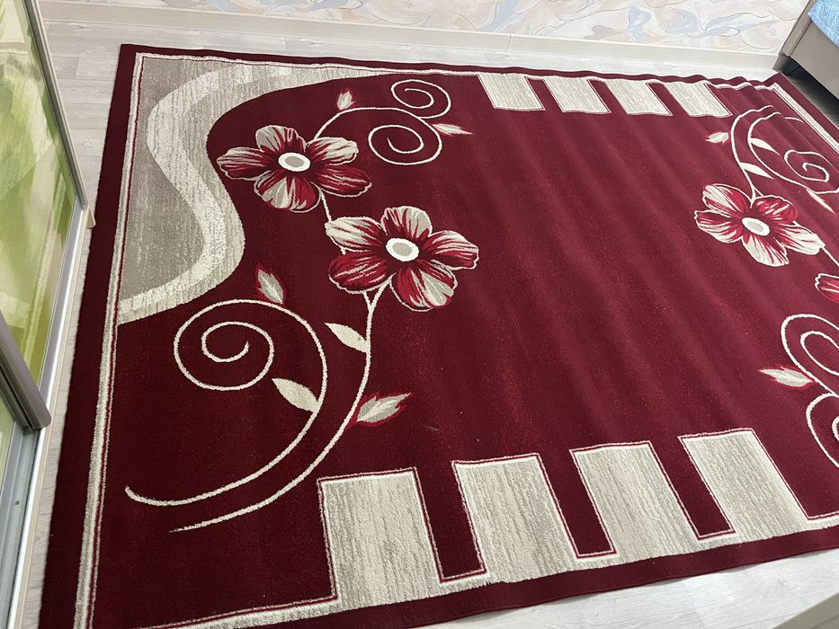 Продам ковер в отличном состоянии