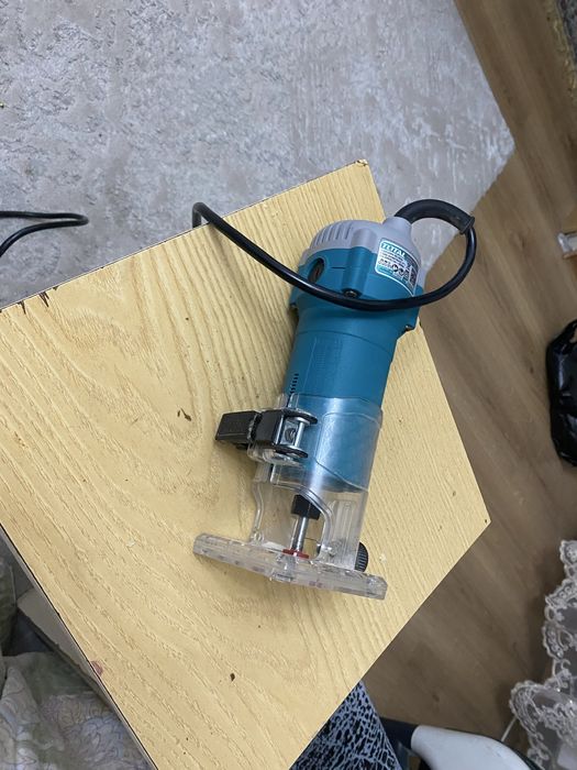 Фрезер кромочный