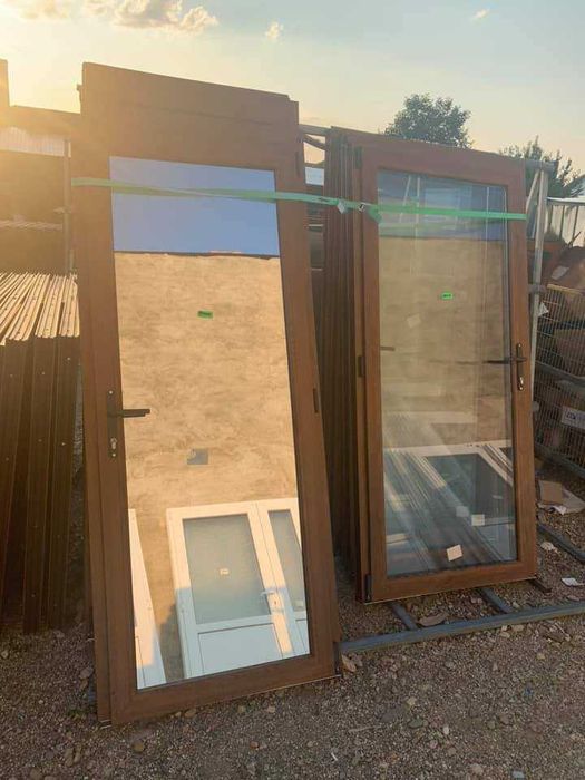 Usi stejar auriu noi de 1150 lei