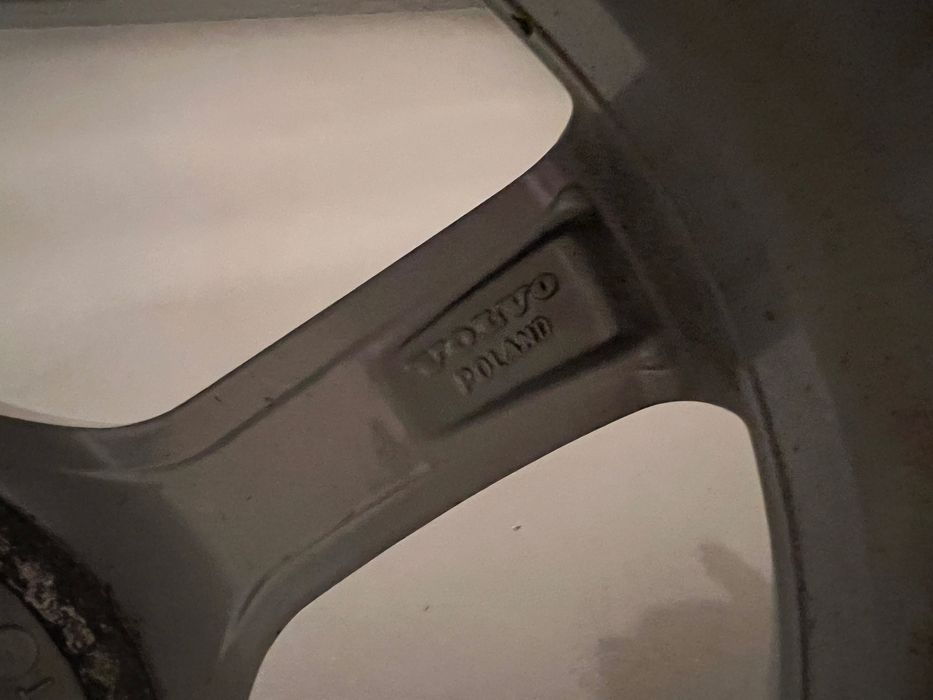 Джанти със зимни гуми 18" Volvo XC90 (2015-2024)