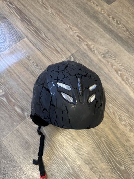 Шлем горнолыжный