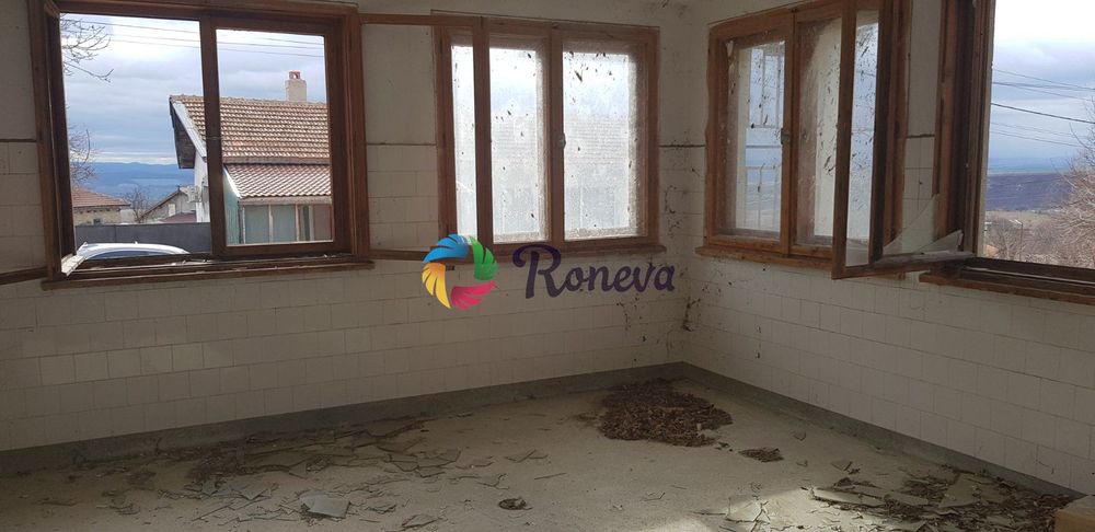 Къща в Варна, област-с.Добрина площ 500 цена 120000