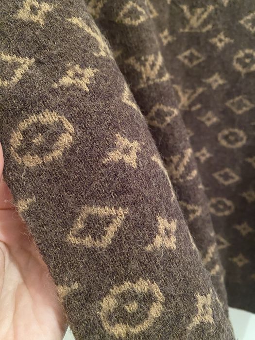 Свитера по 2000 44/46