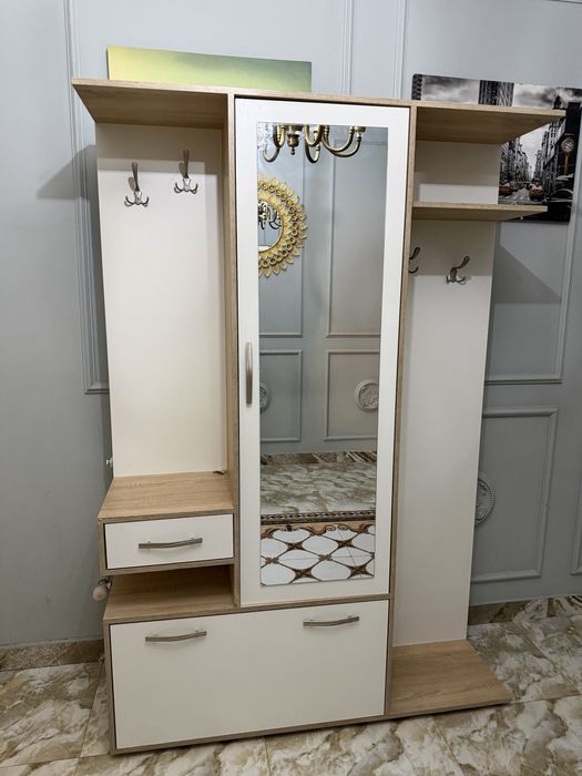 Продается шкаф в прихожию