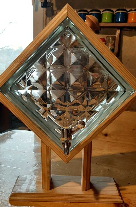 Диспенсър за алкохол