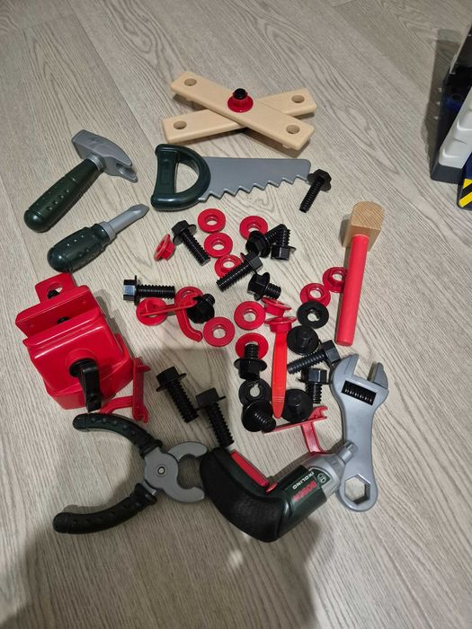 Jucarie set spalatorie Klein Bosch + trusa de scule Bosch
