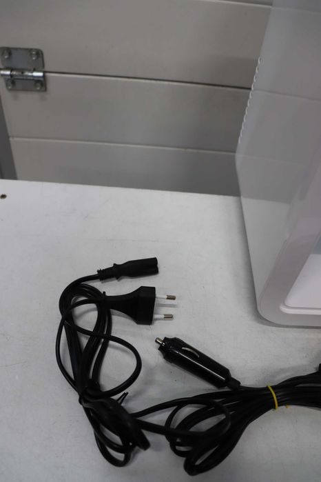 Мини хладилник YASHE, 6л/8 кутии 110V AC/DC преносим охладител за спалня, лична грижа за кожата хладилник за козметика, напитки, мляко
