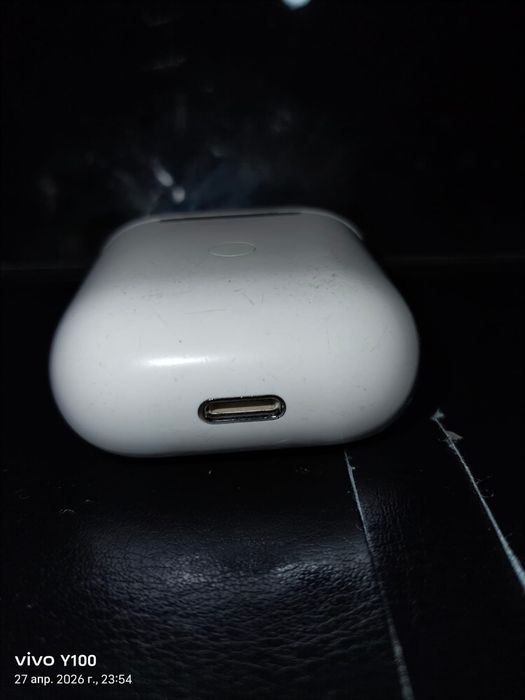 Продам AirPods нормальный