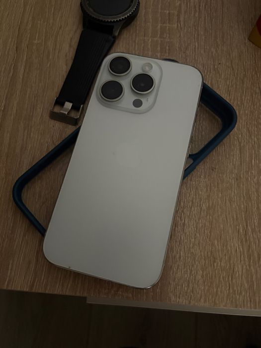 Iphone 15 pro disponibil