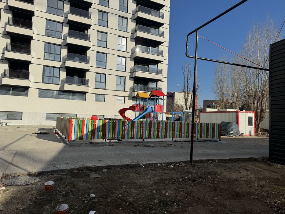 Studio bloc 2025 / Quartz Residence / Gara Obor