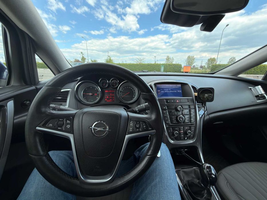 Opel Astra J Sports Tourer