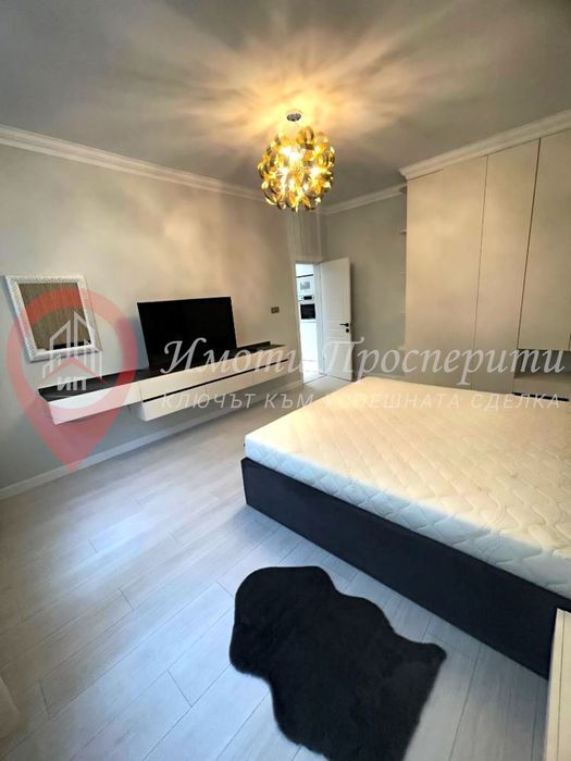Дава се под наем Тристаен апартамент в София, Център - 85 кв.м за 1350 € - Снимка #6