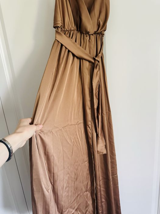 Rochie lunga , eleganta masura S/ M, noua cu cordon inntalie din satin