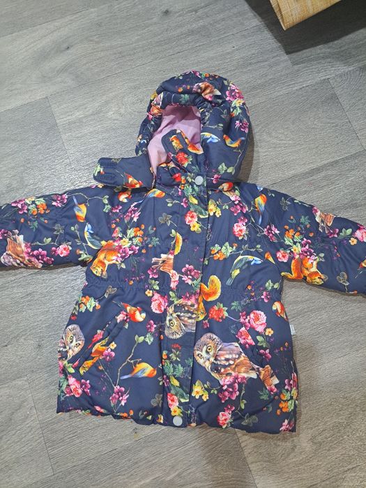 Продам куртку на девочку