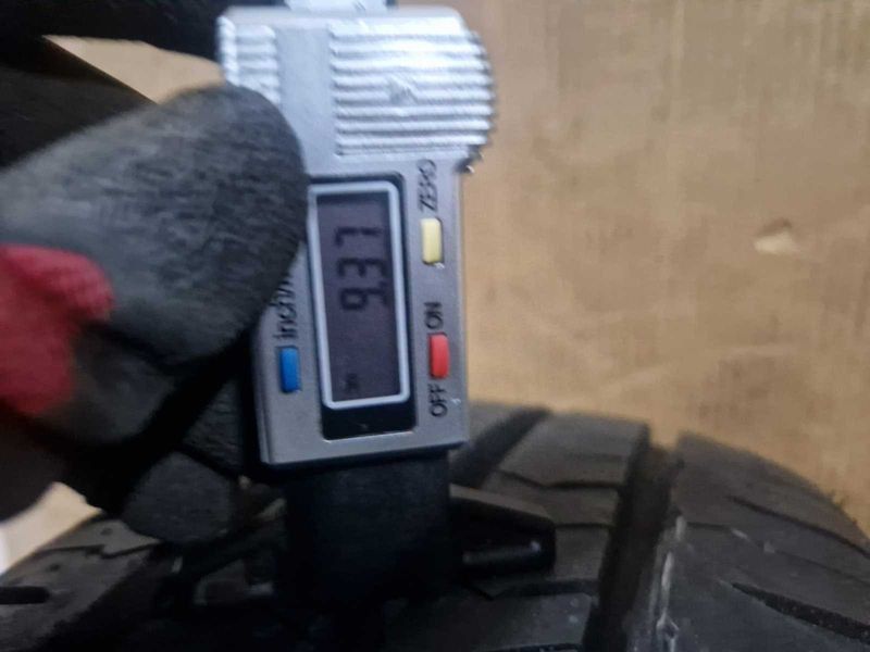 2 Nexen R15C 215/70
летни бусови гуми DOT2016