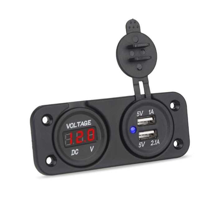 Волтметър с 2 USB порта за кола