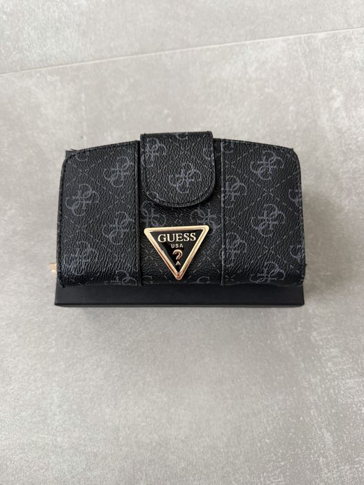 Дамски портмонета GUESS