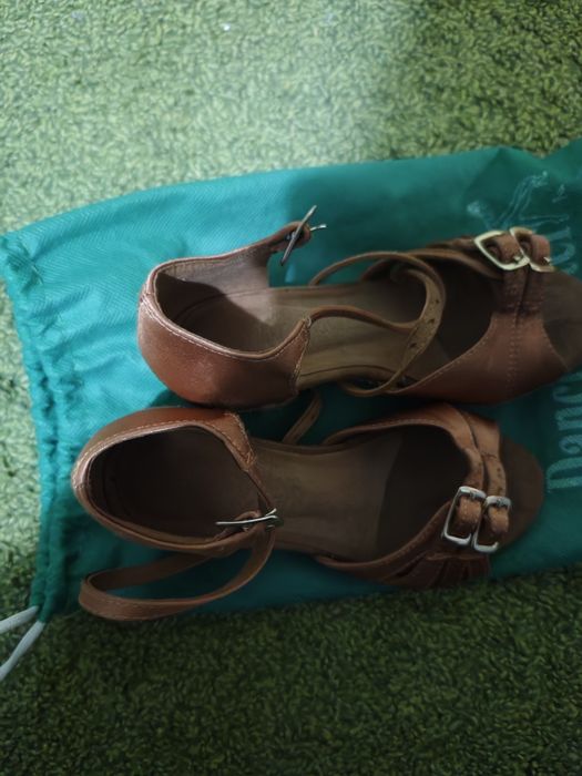 Туфли для девочек танцевальные размер 27-28