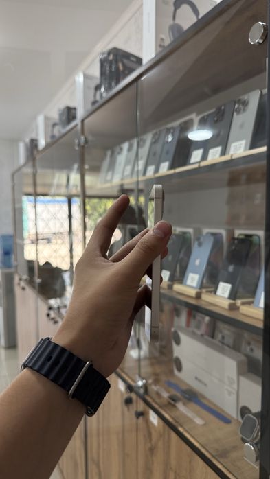 iPhone 13 256GB