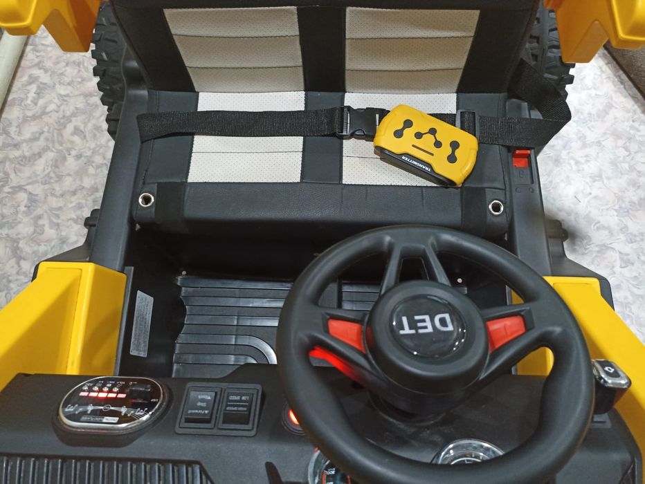 Продам детскую машину