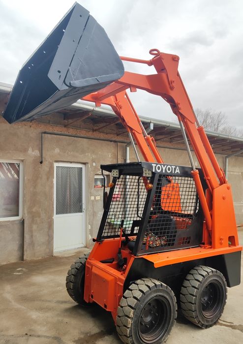 Мини погрузчик Тойота 8СДК сотилади.