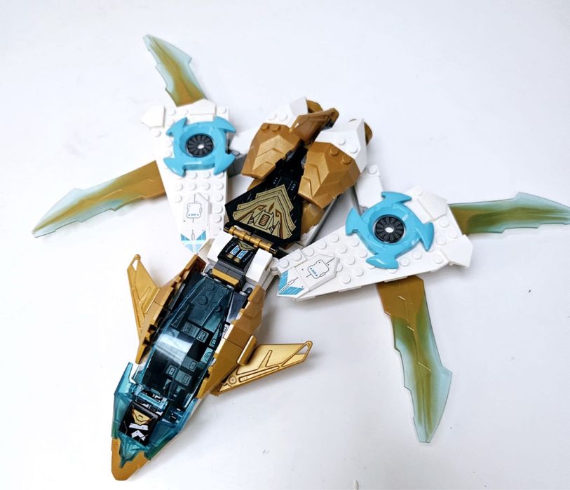 Lego Ninjago 71770 -  Zane's Golden Dragon Jet (2022)