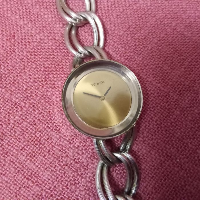 Ceas de damă din argint masiv.