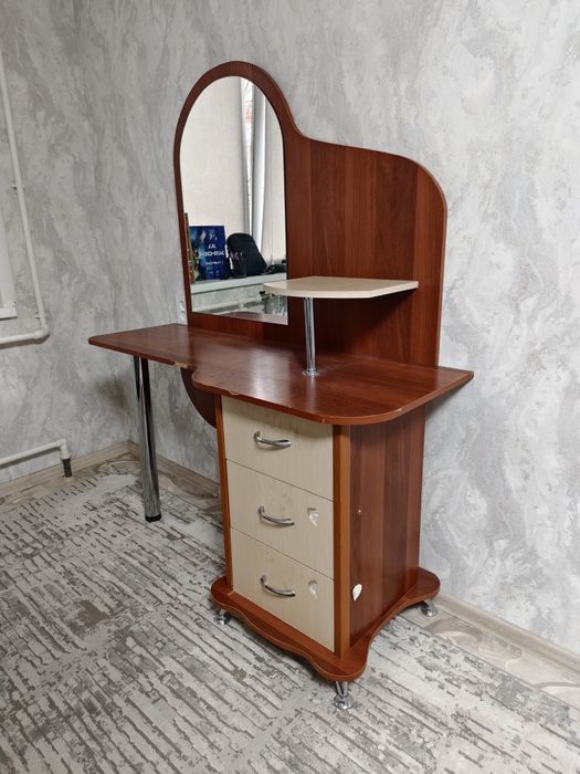 Туалетный столик
