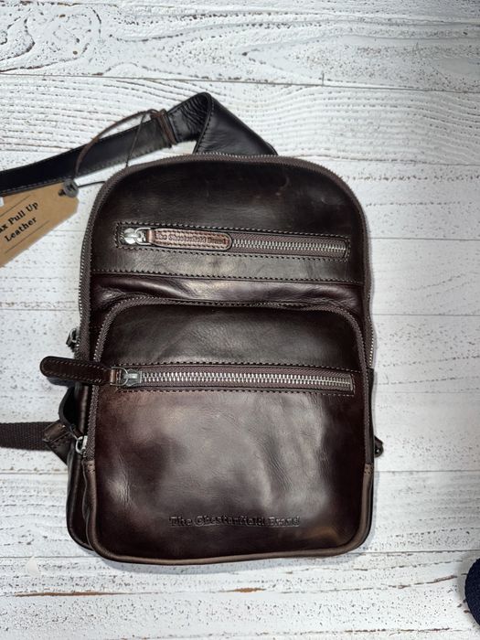 Geanta crossbody din piele naturala. The Chesterfield brand.